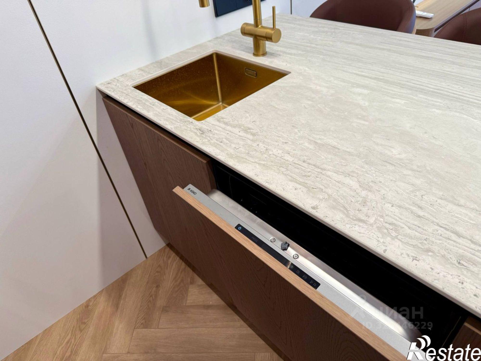 Купить квартиру за 98 000 000 рублей на Курортный проспект, 105