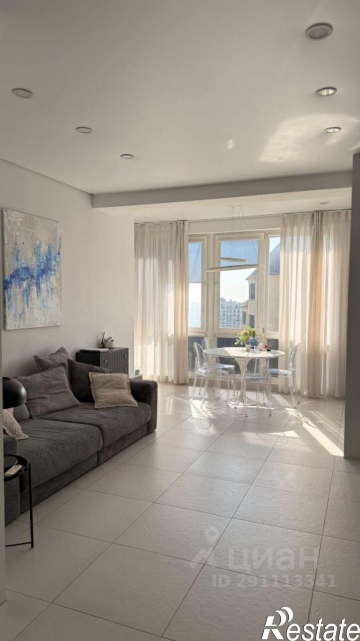 3-комн квартира улица Дмитриевой, 5,  д. 5