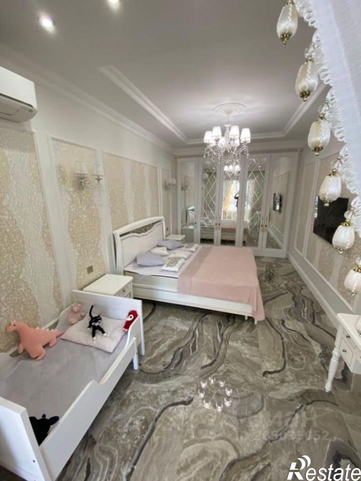 3-комн квартира улица Войкова, 21,  д. 21