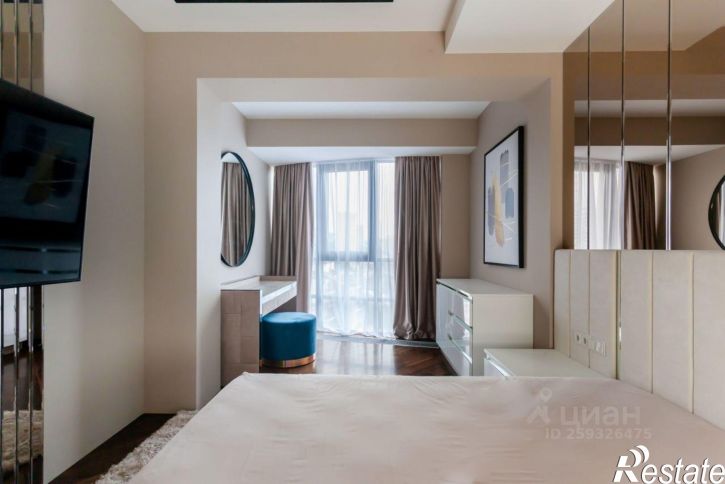 4-комн квартира улица Войкова, 21,  д. 21