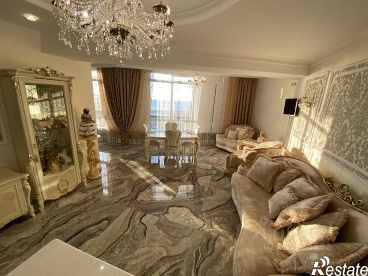 3-комн квартира улица Войкова, 21,  д. 21