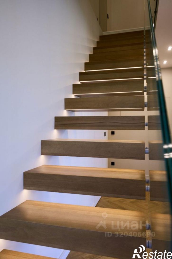 4-комн квартира улица Яна Фабрициуса, 2/17,  д. 2/17