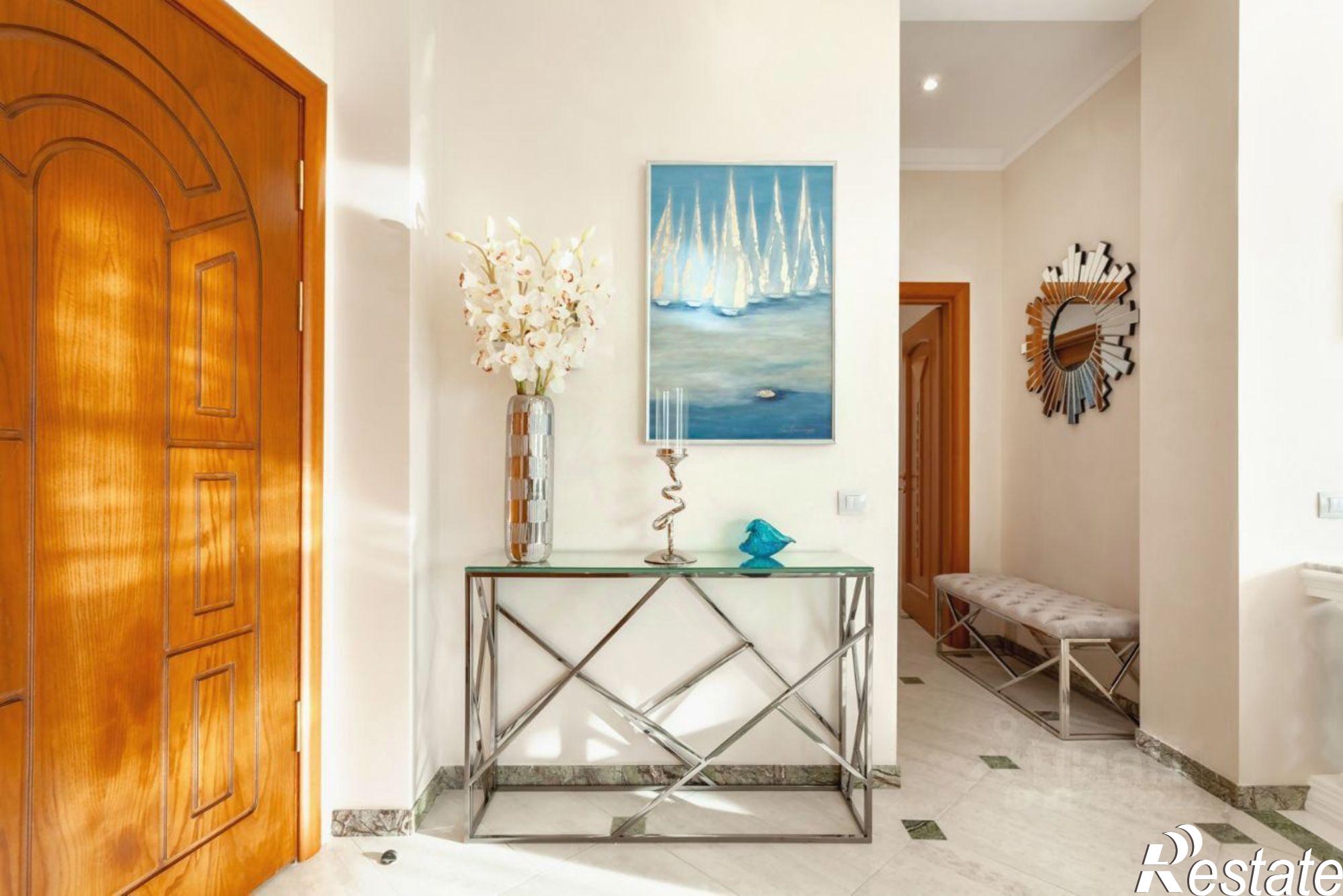 Купить квартиру за 12 000 000 рублей на Депутатская улица, 2