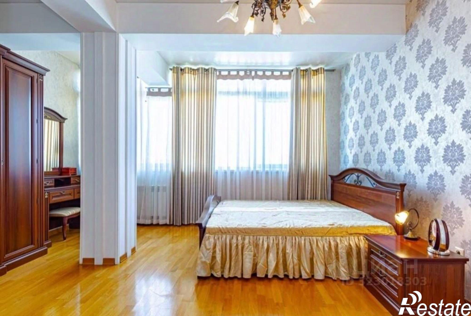 Купить квартиру за 20 100 000 рублей на Туапсинская улица, 9/2