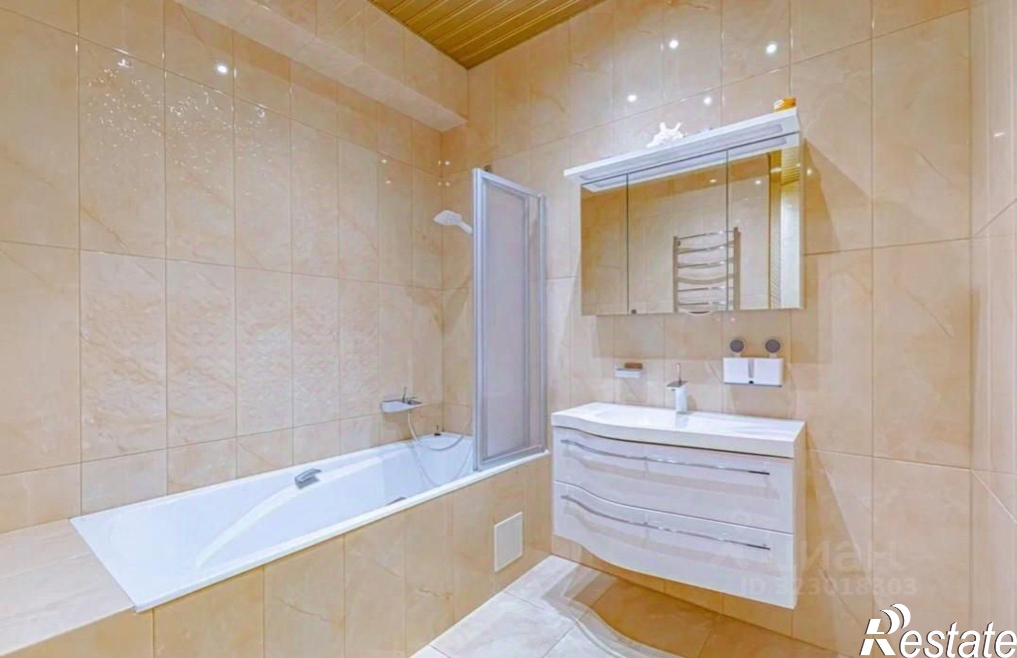 Купить квартиру за 20 100 000 рублей на Туапсинская улица, 9/2