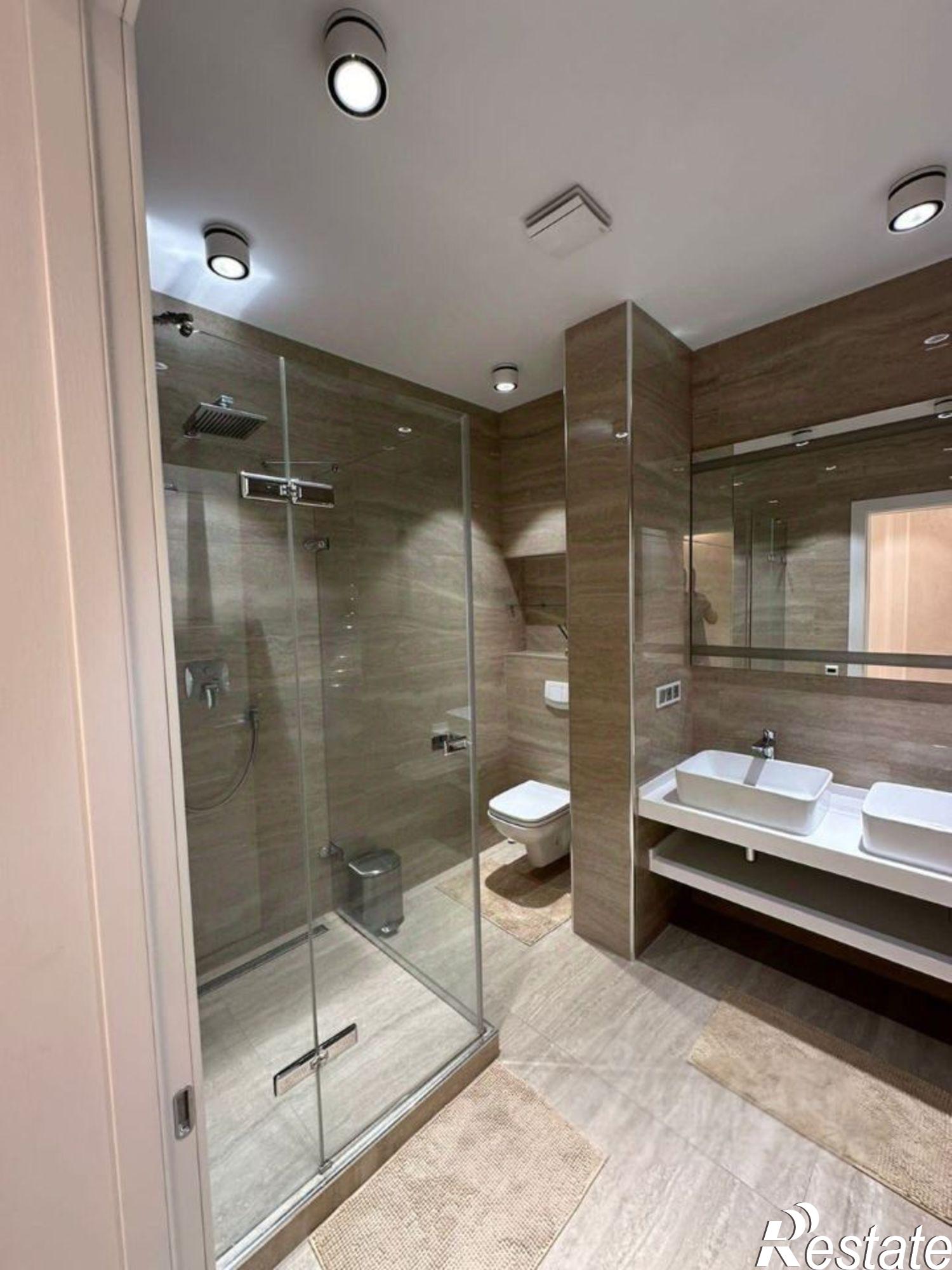 Купить квартиру за 150 000 000 рублей на ул Гагринская, 10