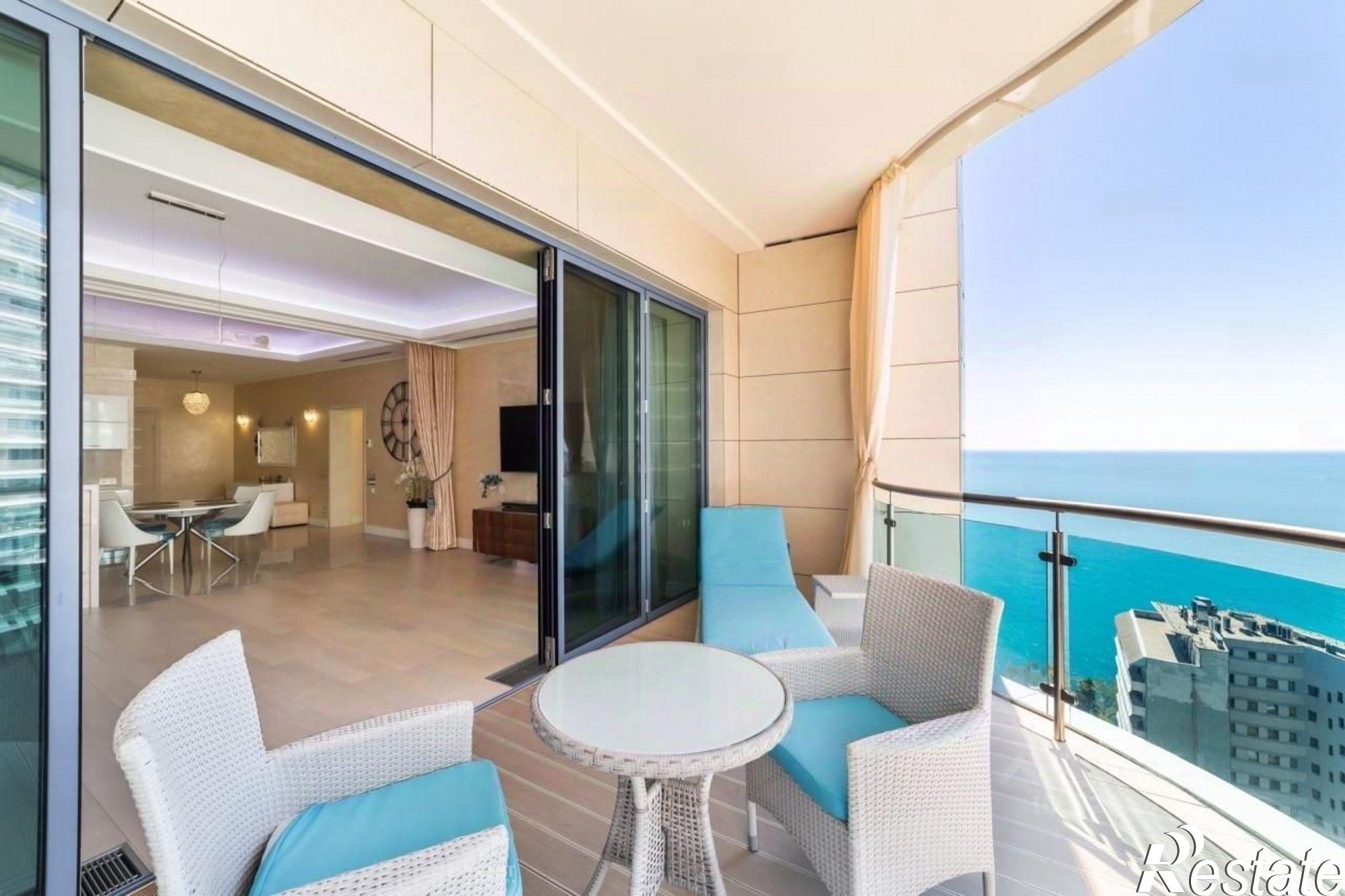 Купить квартиру за 94 000 000 рублей на Курортный проспект, 105Б