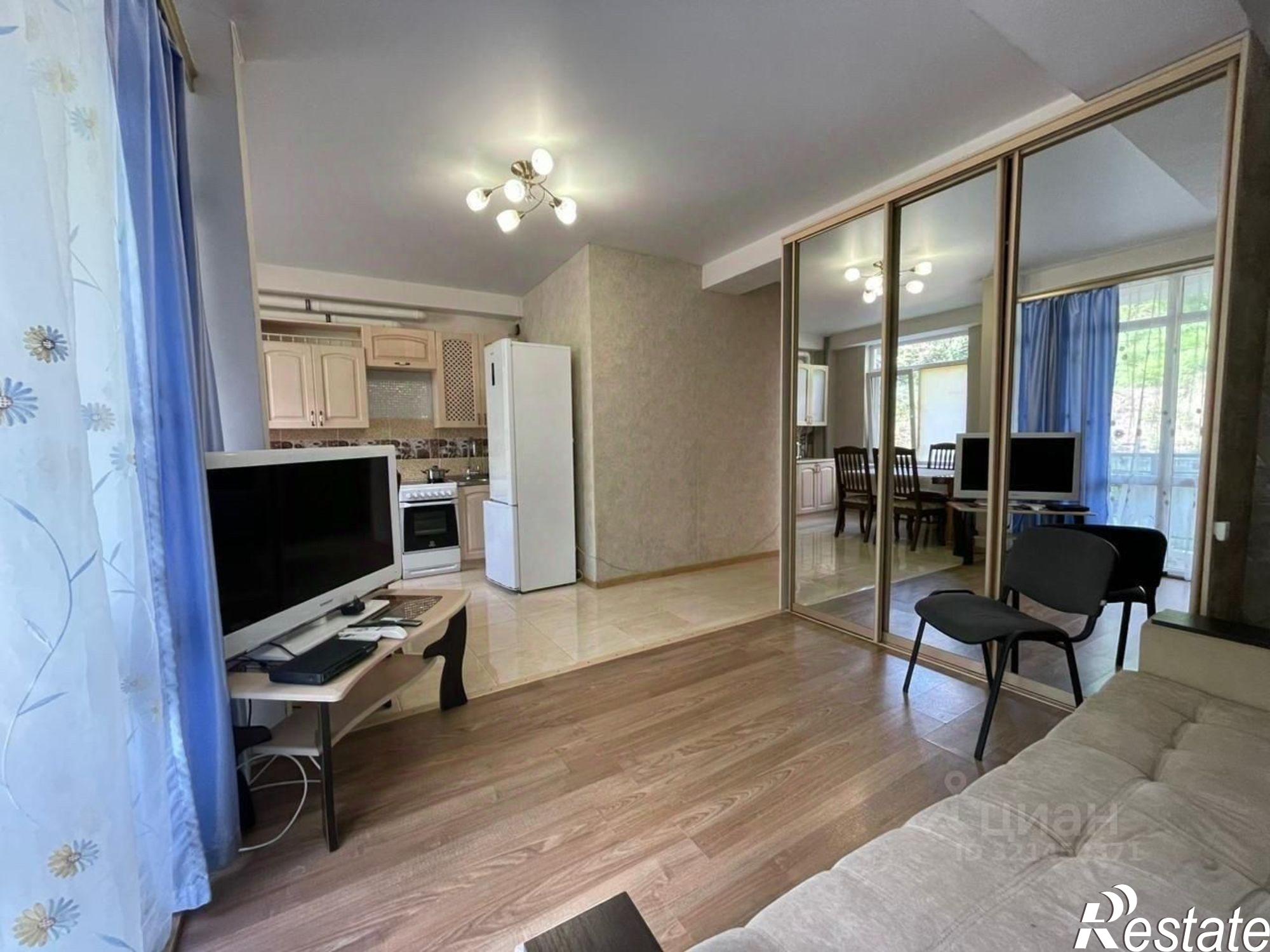 Купить комнату за 9 600 000 рублей на ул Учительская, 24Г