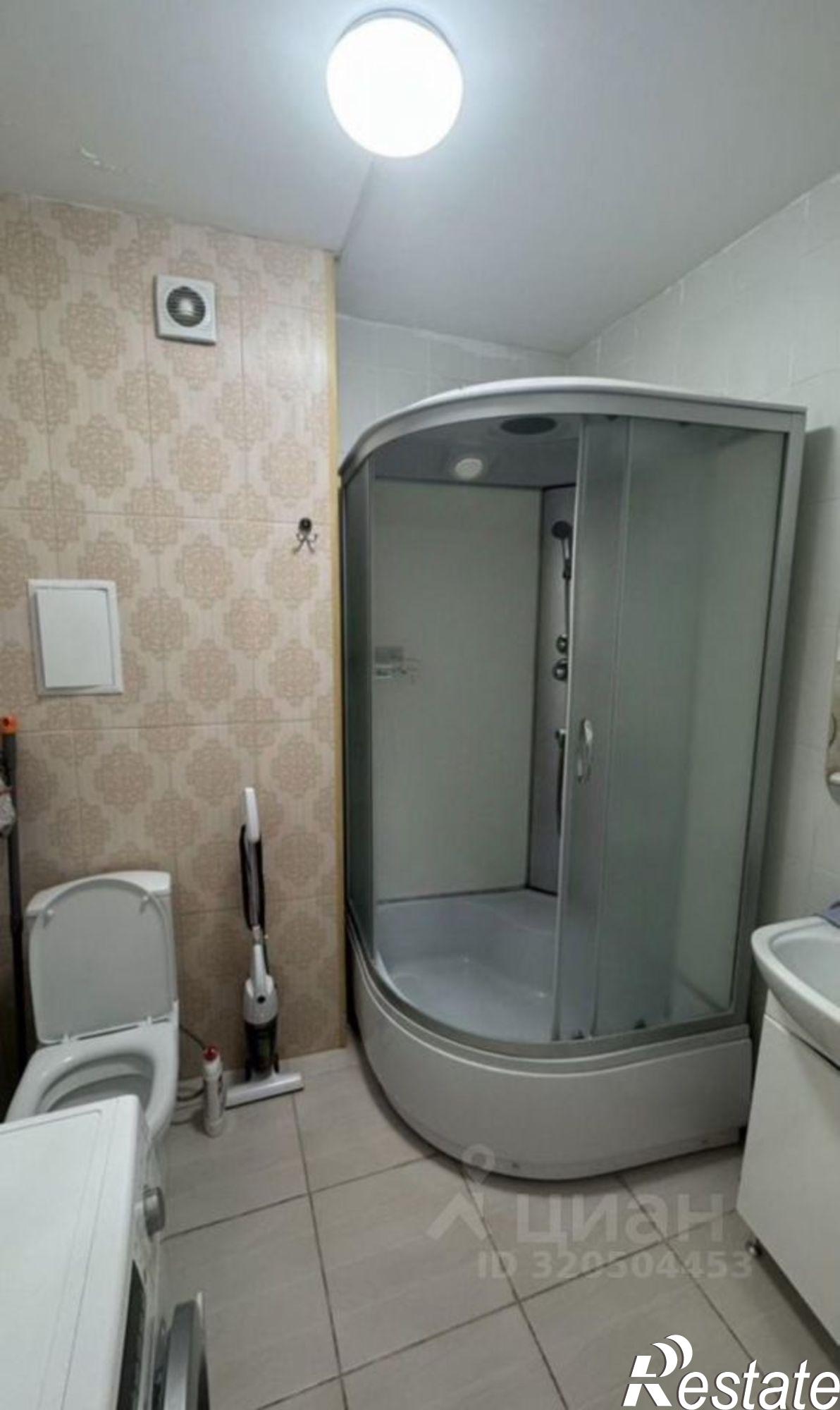 Купить квартиру за 9 350 000 рублей на Тепличная улица, 75