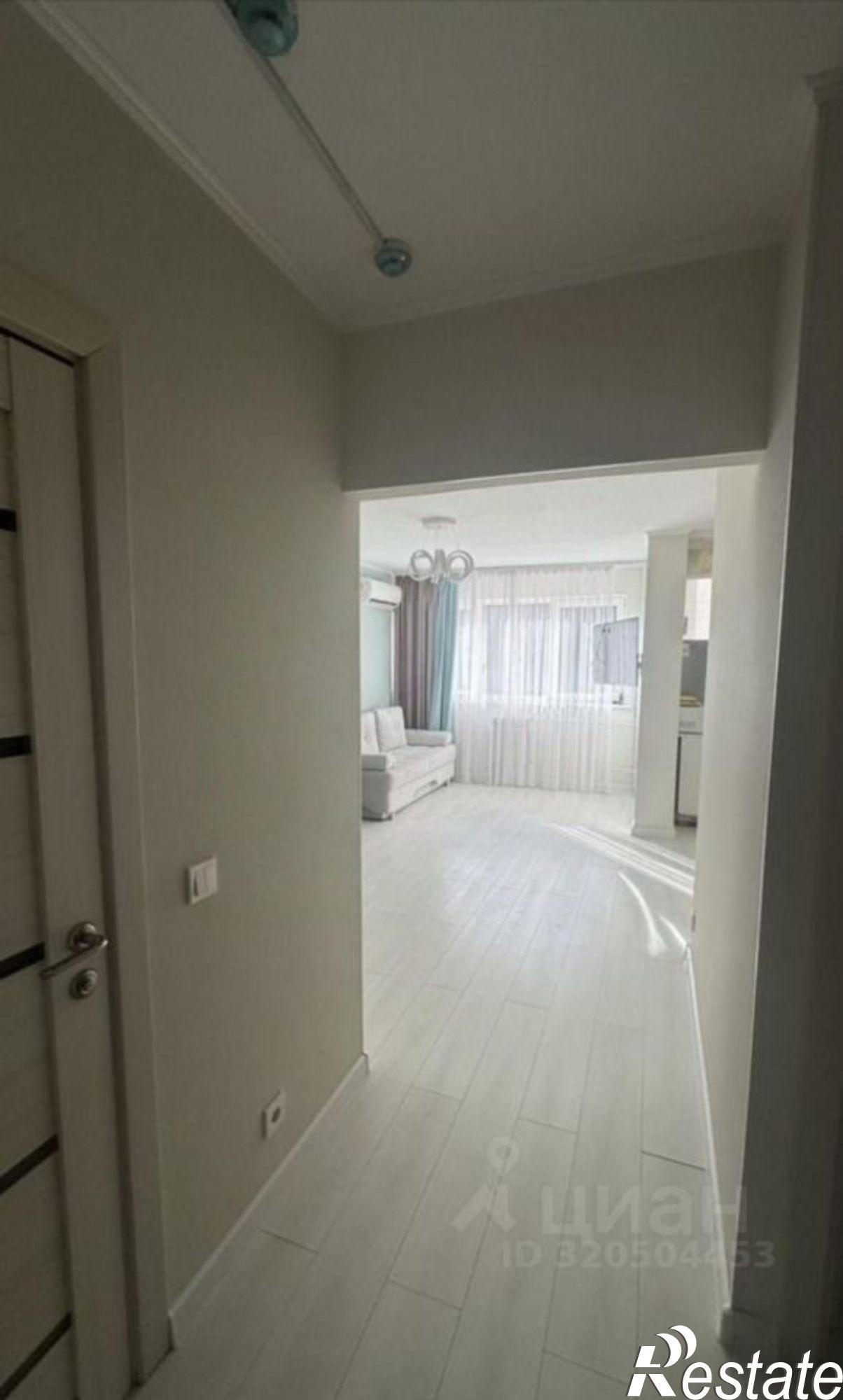 Купить квартиру за 9 350 000 рублей на Тепличная улица, 75