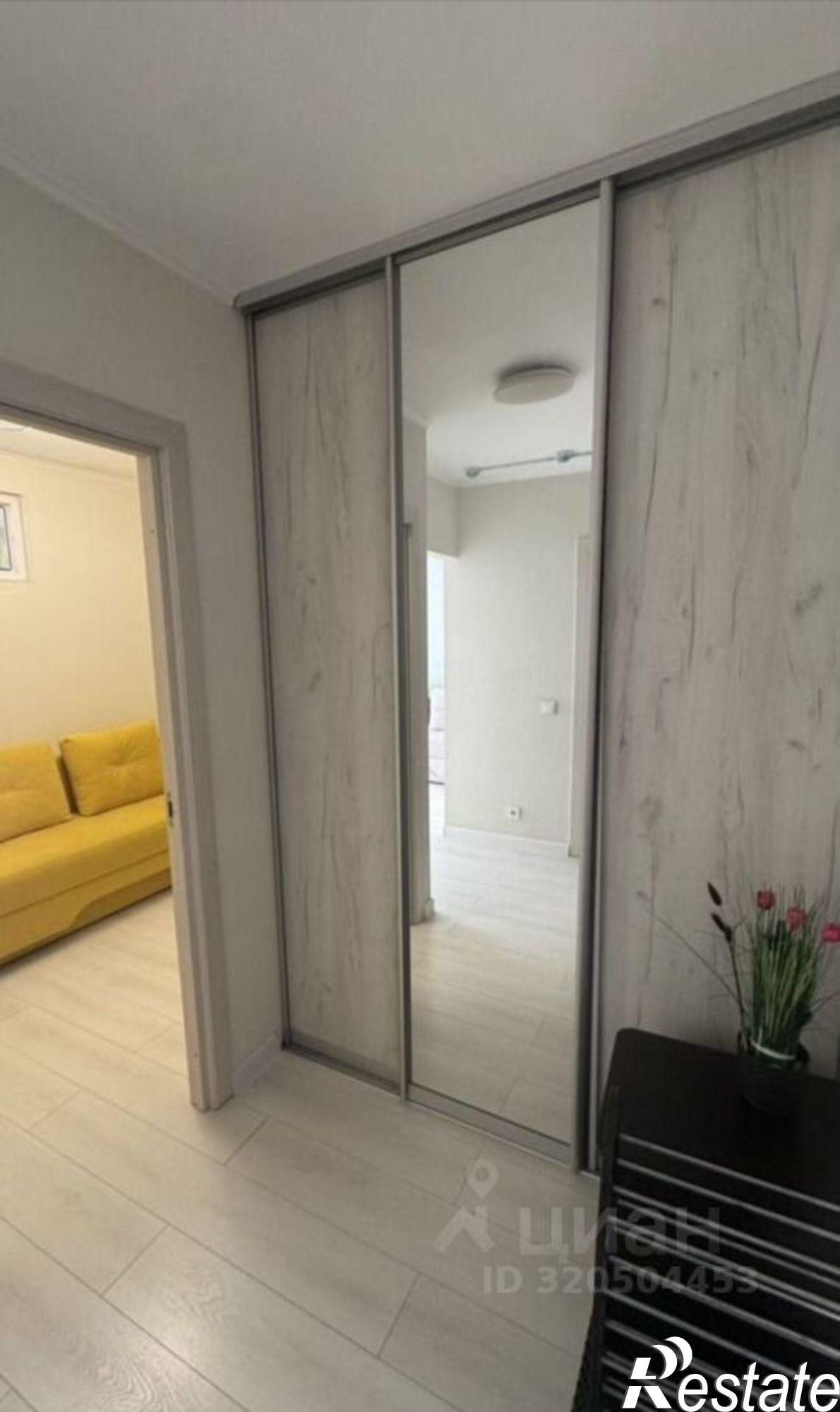 Купить квартиру за 9 350 000 рублей на Тепличная улица, 75