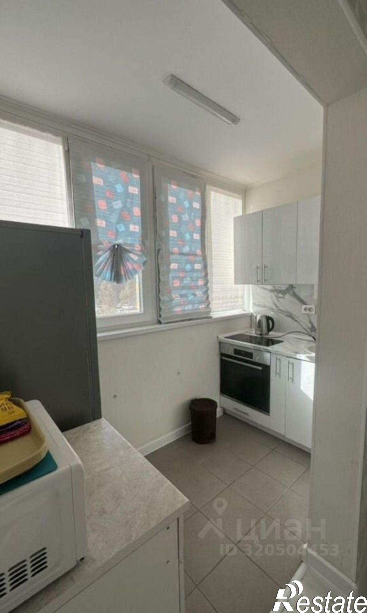 Купить квартиру за 9 350 000 рублей на Тепличная улица, 75