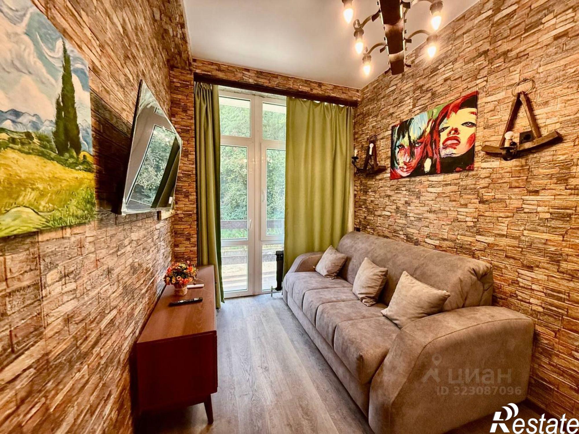 Купить квартиру за 15 000 000 рублей на Платановая улица, 15