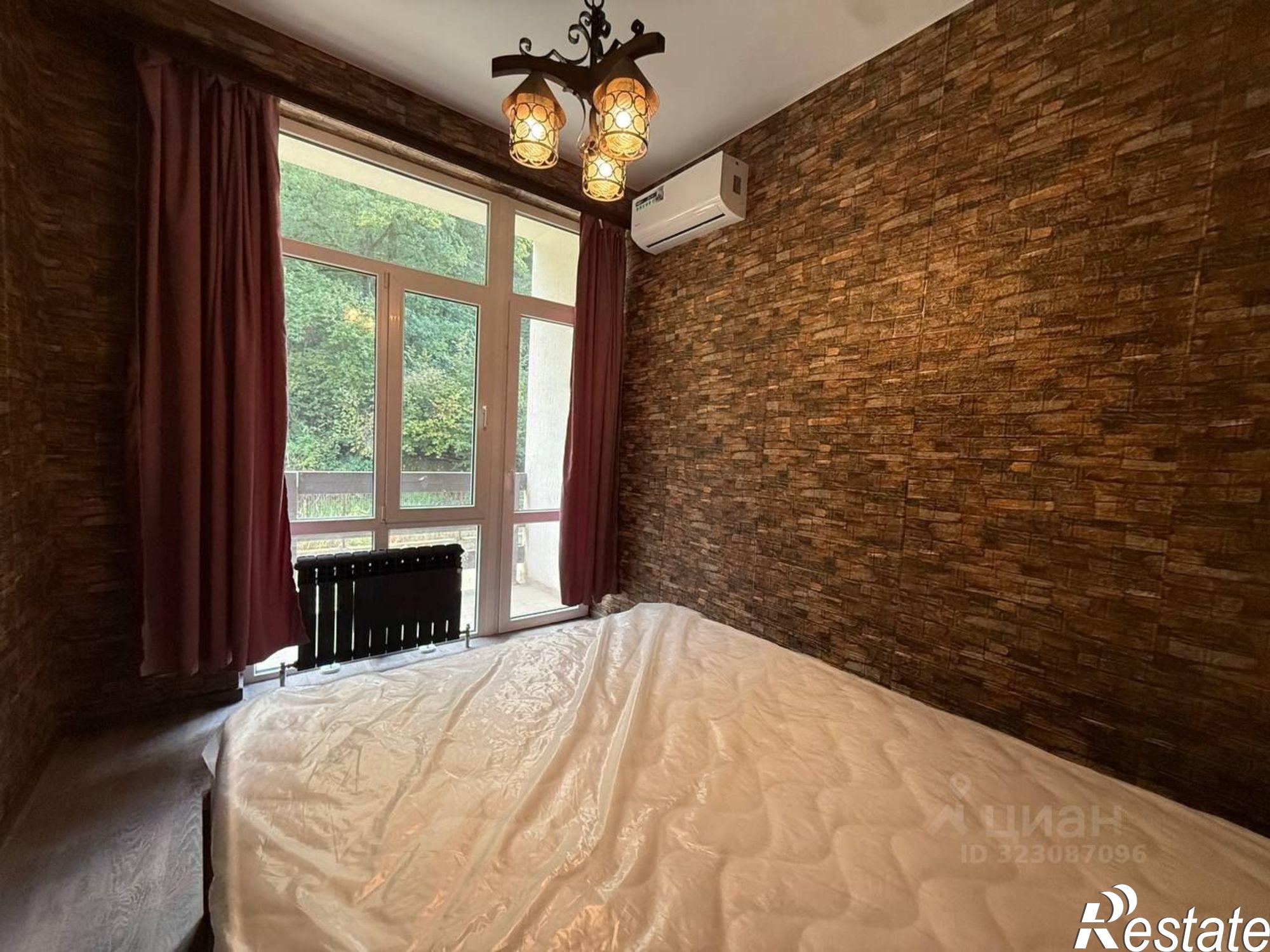 Купить квартиру за 15 000 000 рублей на Платановая улица, 15