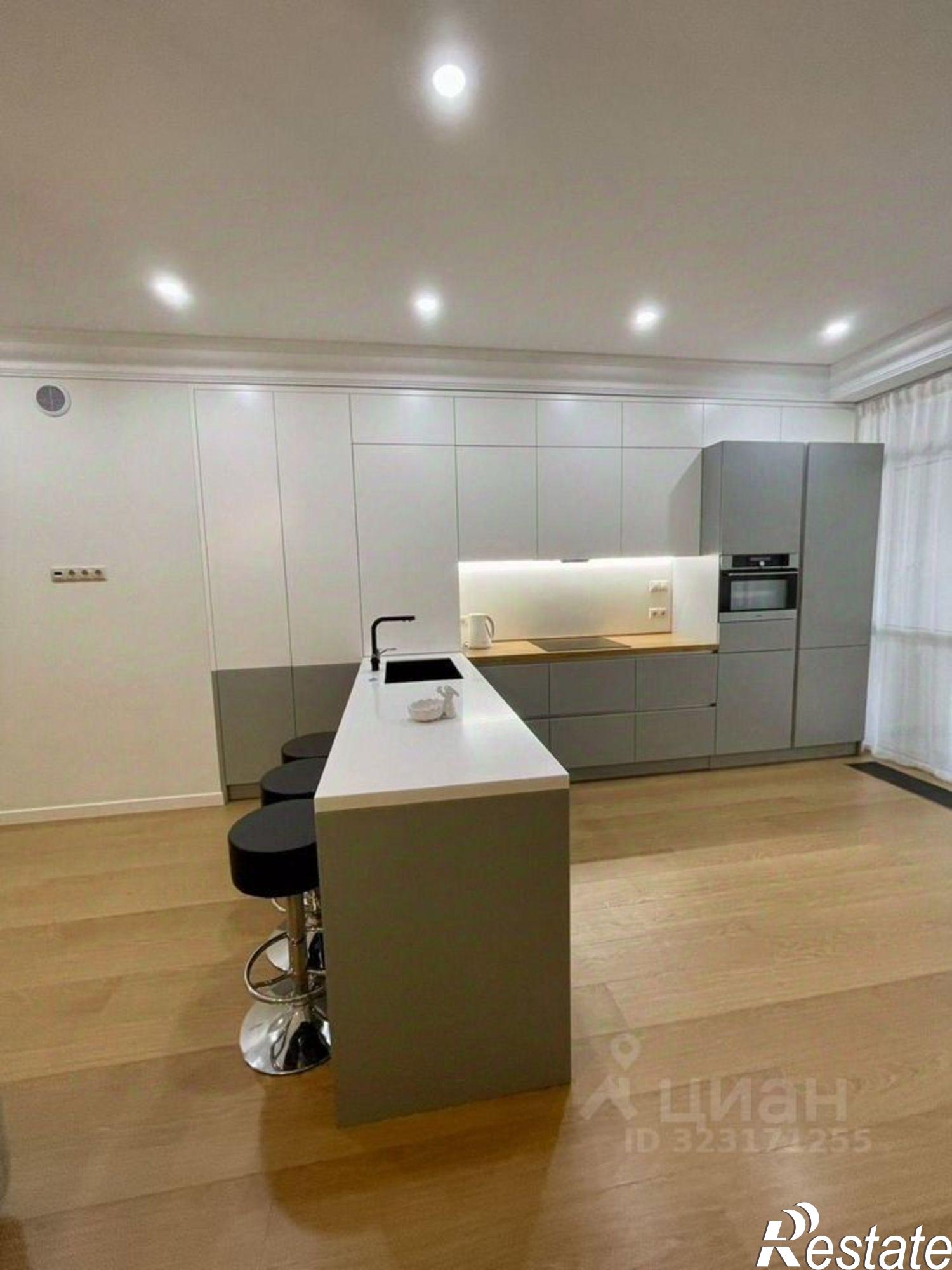 Купить квартиру за 18 000 000 рублей на Прозрачная улица, 35 к5