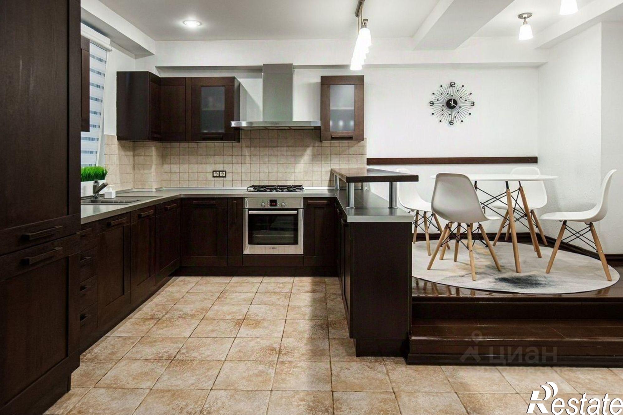 Купить квартиру за 18 000 000 рублей на ул Дмитриевой, 13/1