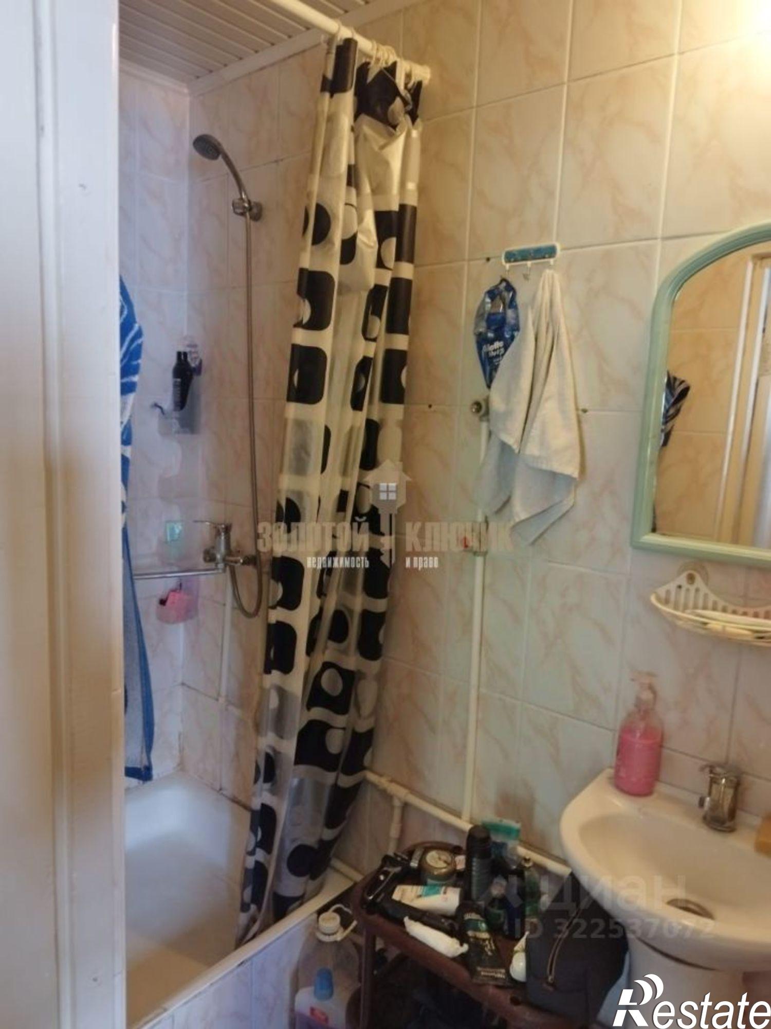 Купить гараж, место в паркинге за 3 750 000 рублей на ул Изумрудная, 9/1