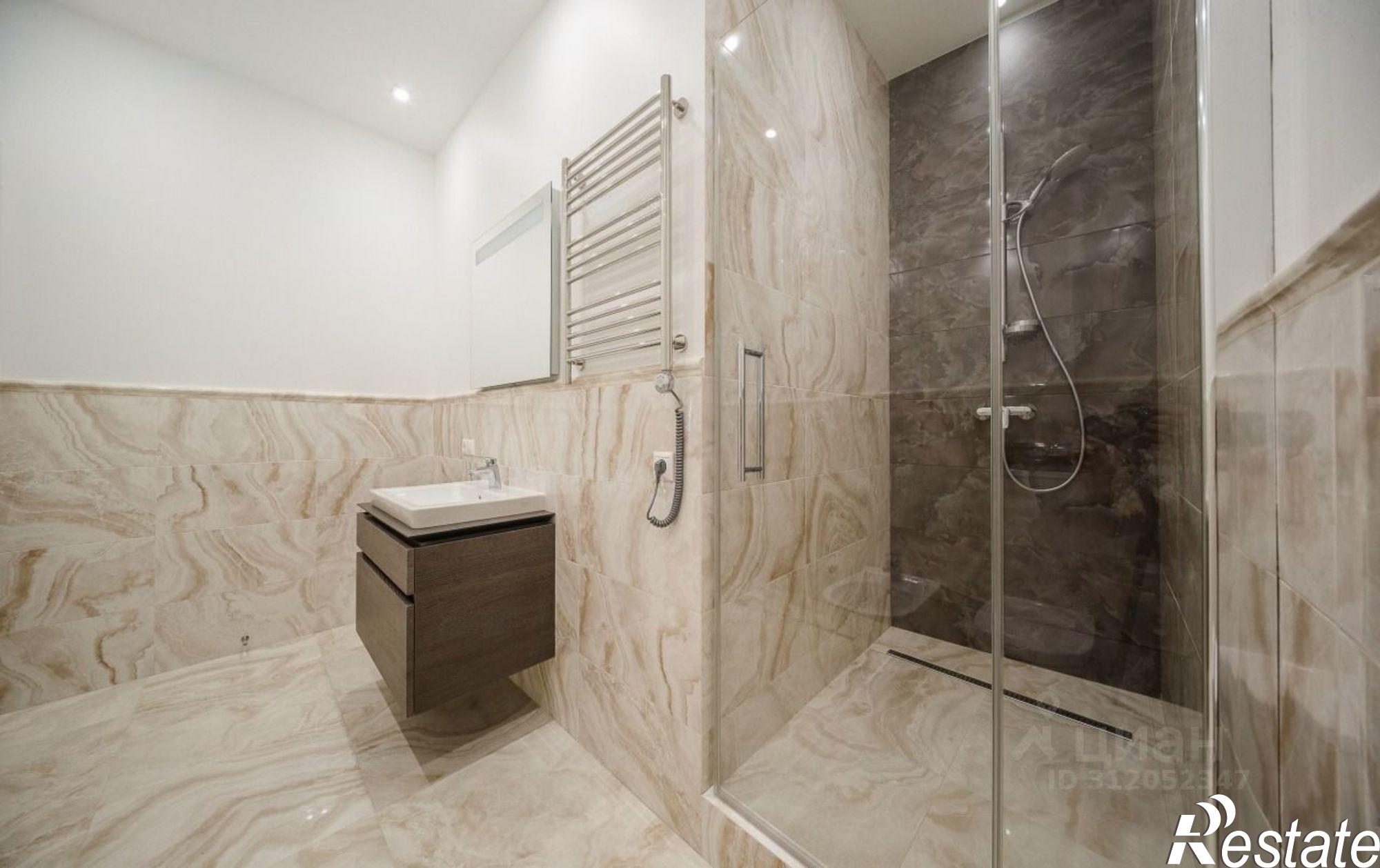 Купить квартиру за 68 850 000 рублей на Курортный проспект, 105