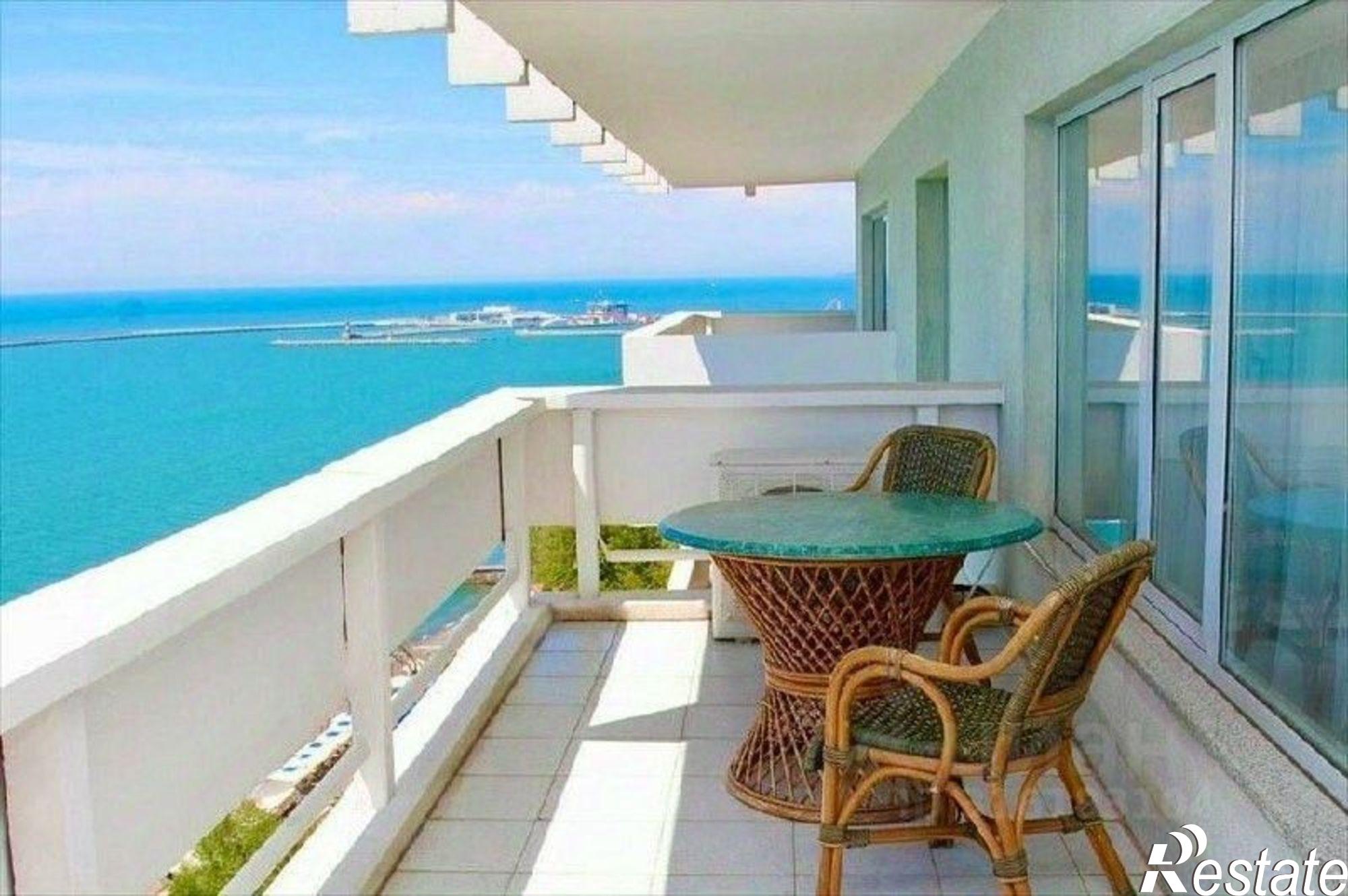 Купить квартиру за 17 500 000 рублей на ул Черноморская, 3