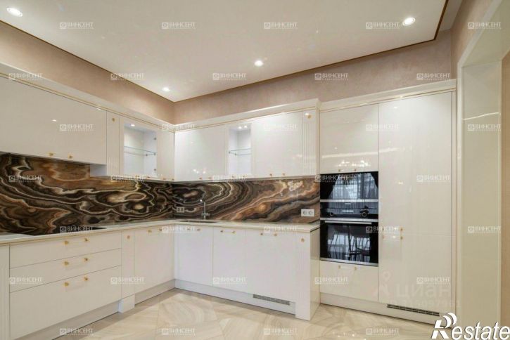 3-комн квартира ул Гагринская, 10,  д. 10