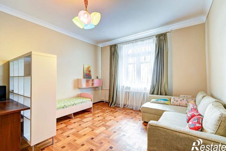 3-комн квартира ул Есауленко, 10,  д. 10