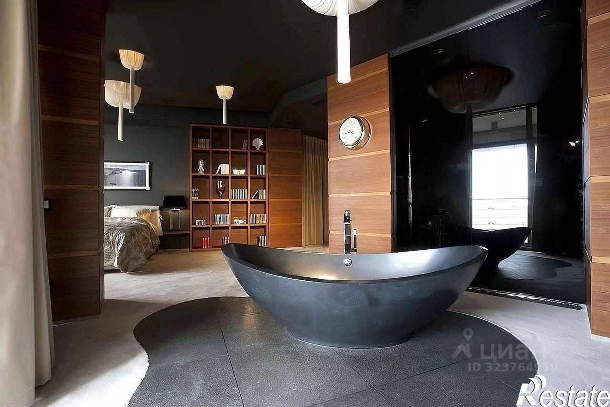 Купить квартиру за 100 000 000 рублей на Морской переулок, 1/1