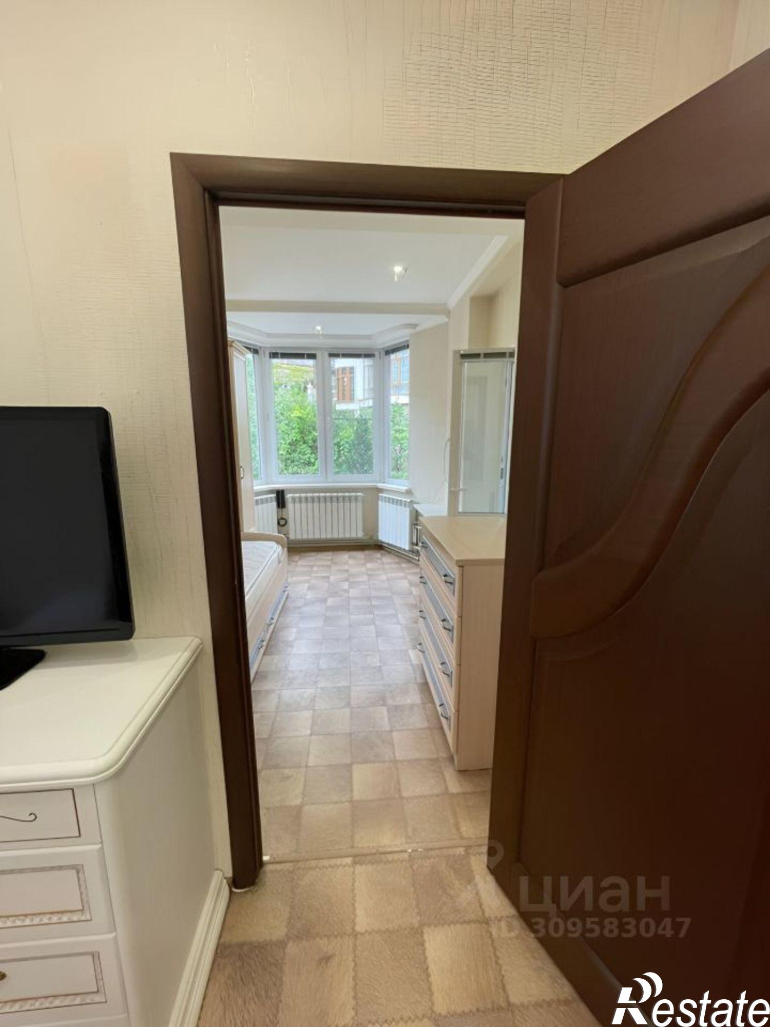 Купить квартиру за 10 000 000 рублей на Клубничная улица, 48