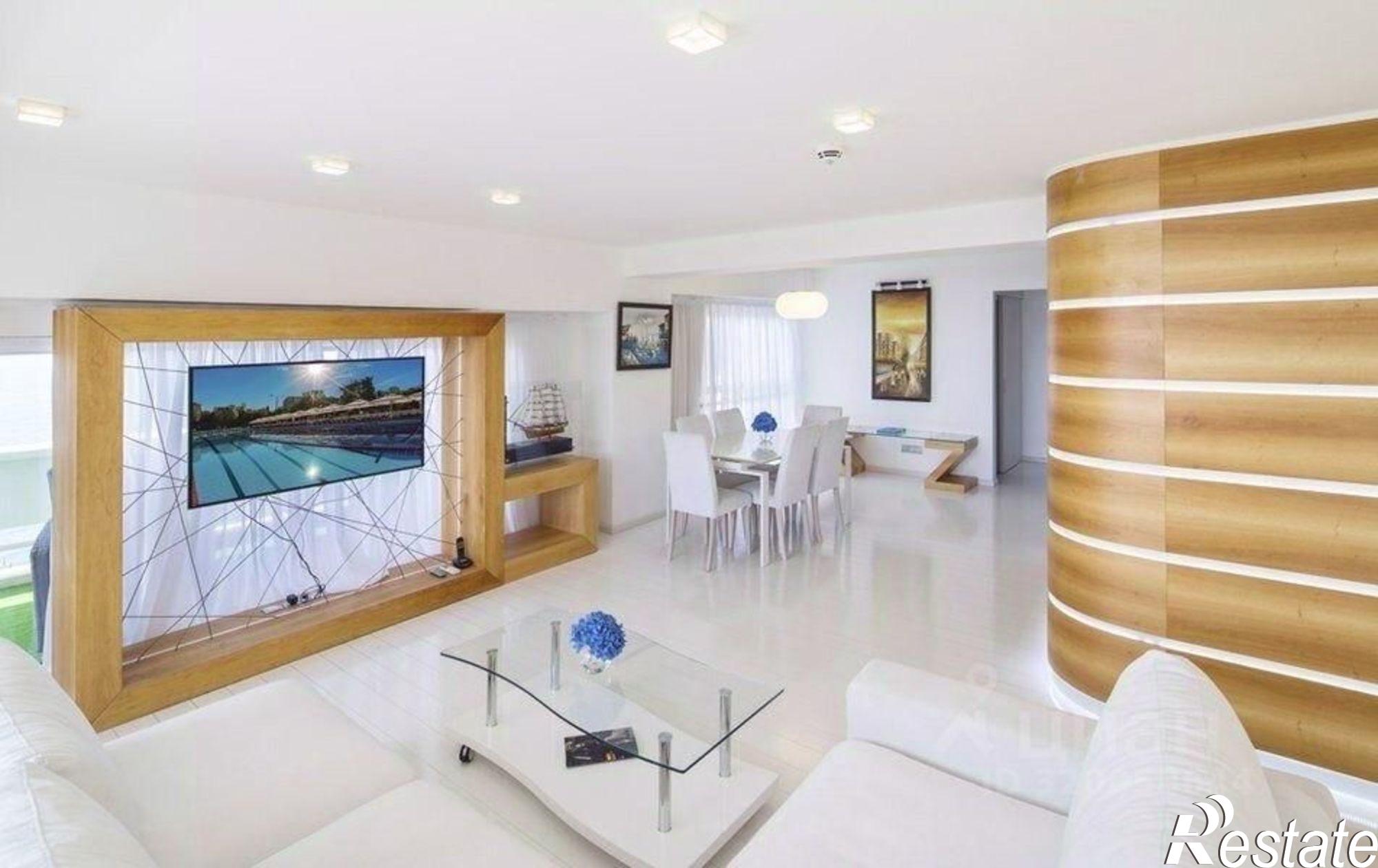 Купить квартиру за 15 000 000 рублей на Черноморская улица, 3