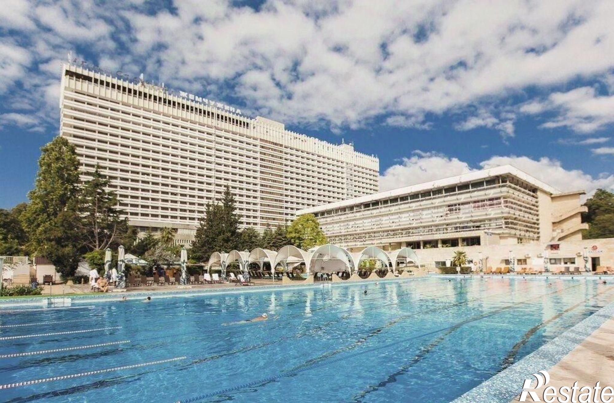 Купить квартиру за 15 000 000 рублей на Черноморская улица, 3