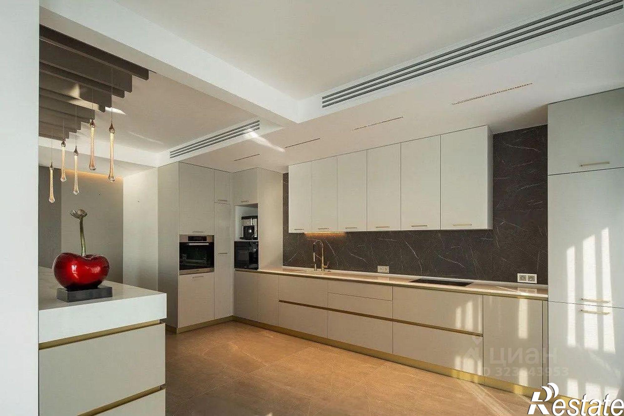 Купить квартиру за 85 000 000 рублей на Гагринская улица, 10