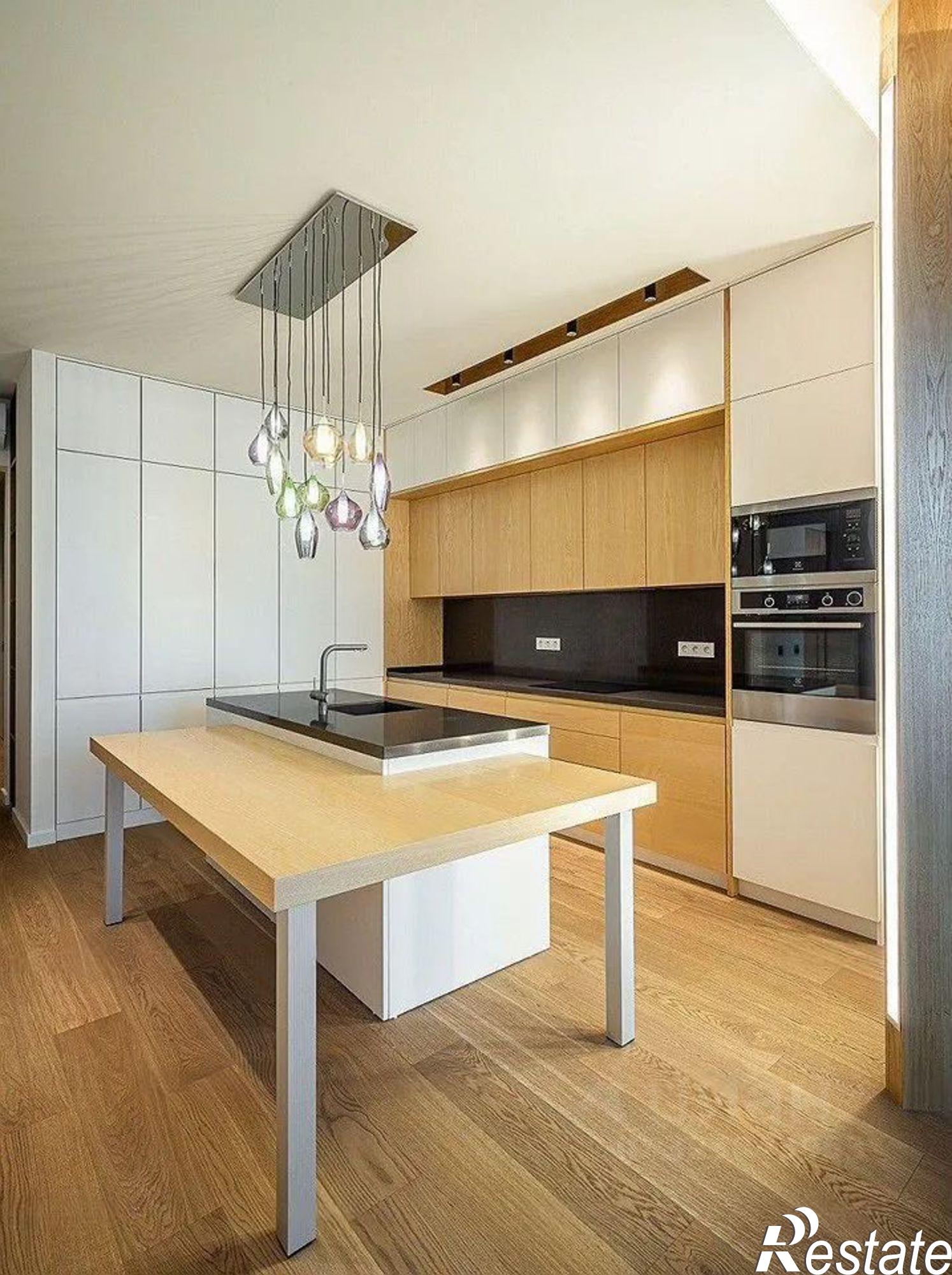 Купить квартиру за 85 000 000 рублей на Гагринская улица, 10