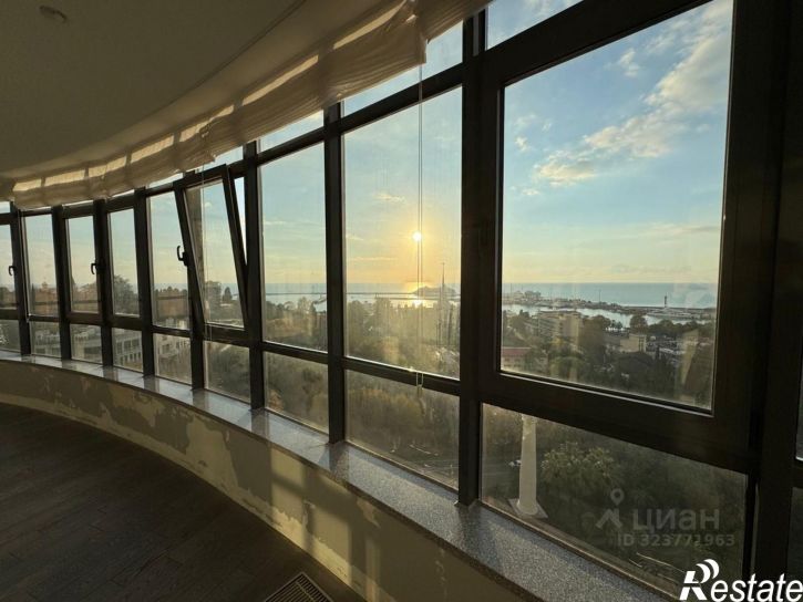 3-комн квартира улица Войкова, 21,  д. 21