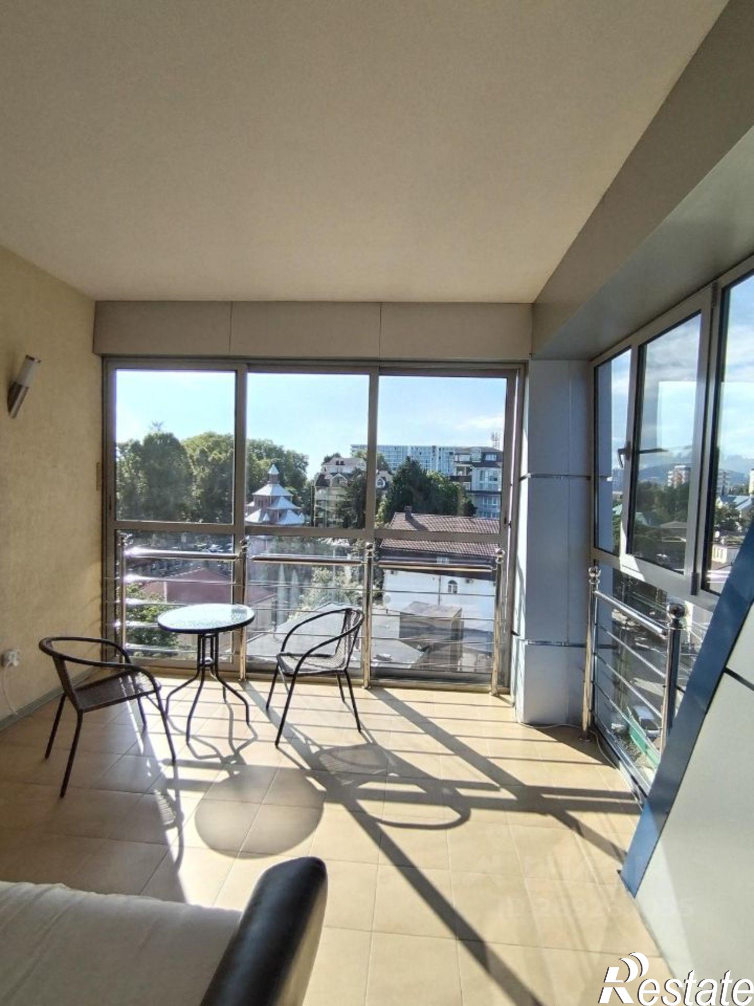 Сдать квартиру за 155 000 рублей на ул Демократическая, 3/1