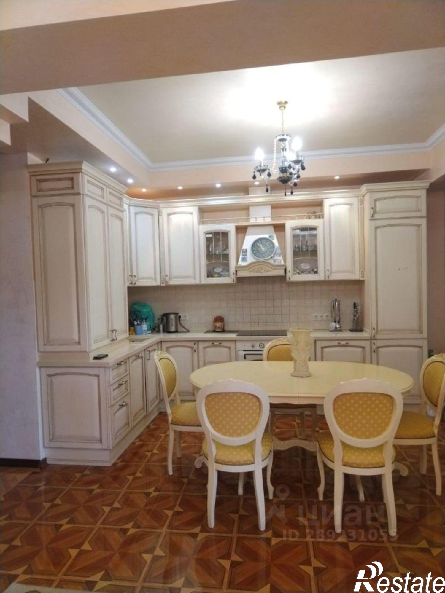 Сдать квартиру за 155 000 рублей на ул Демократическая, 3/1