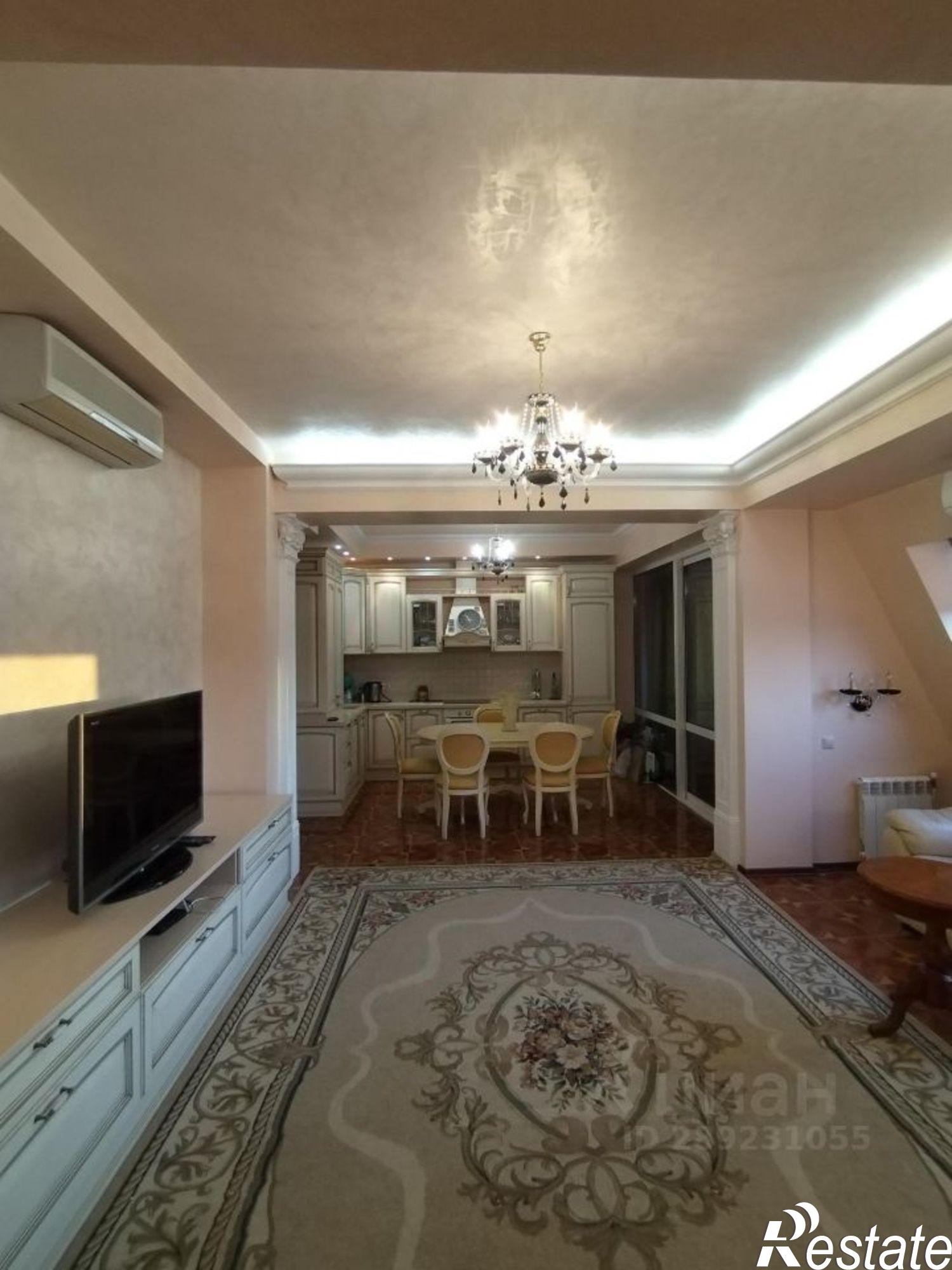 Сдать квартиру за 155 000 рублей на ул Демократическая, 3/1