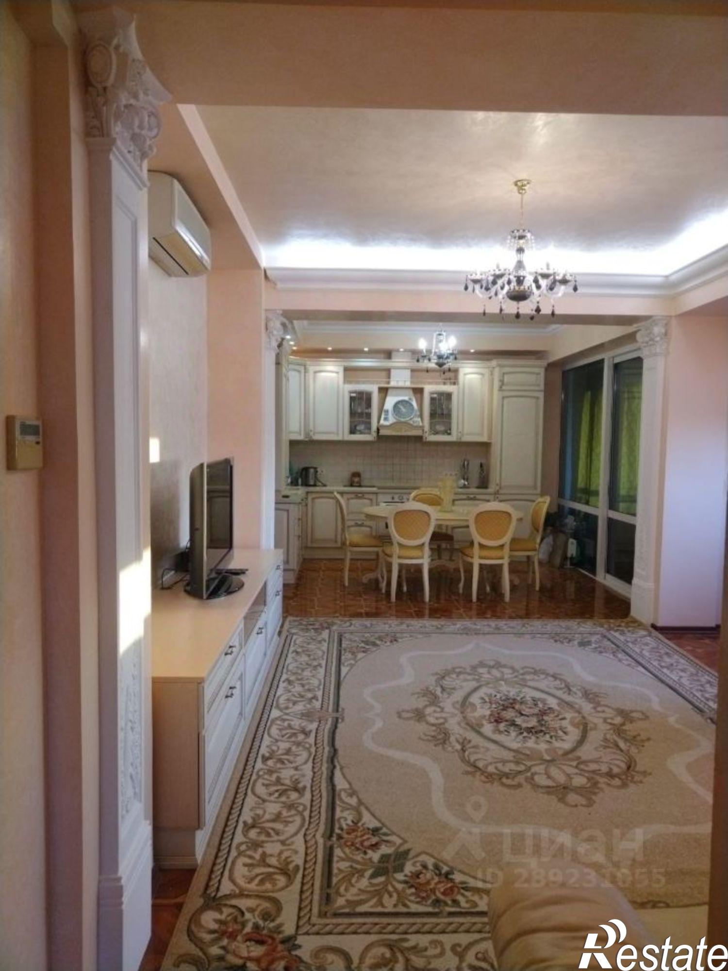 Сдать квартиру за 155 000 рублей на ул Демократическая, 3/1