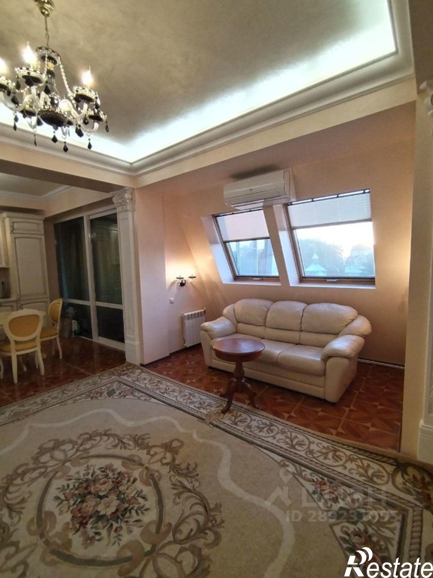 Сдать квартиру за 155 000 рублей на ул Демократическая, 3/1