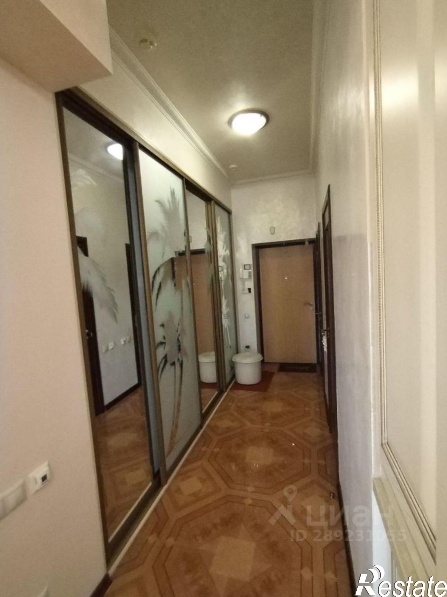 Сдать квартиру за 155 000 рублей на ул Демократическая, 3/1