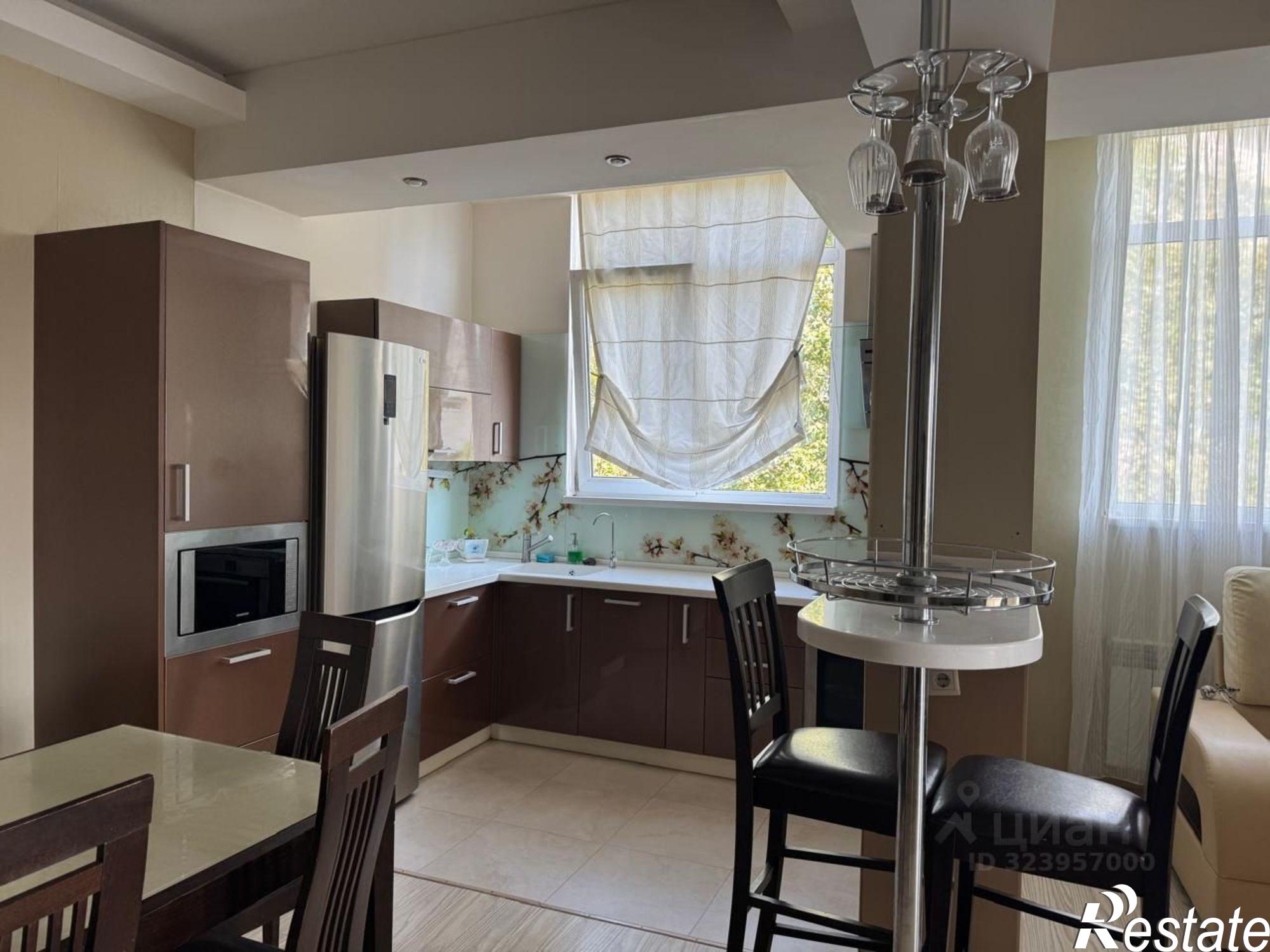 Сдать квартиру за 85 000 рублей на ул Туапсинская, 9/2