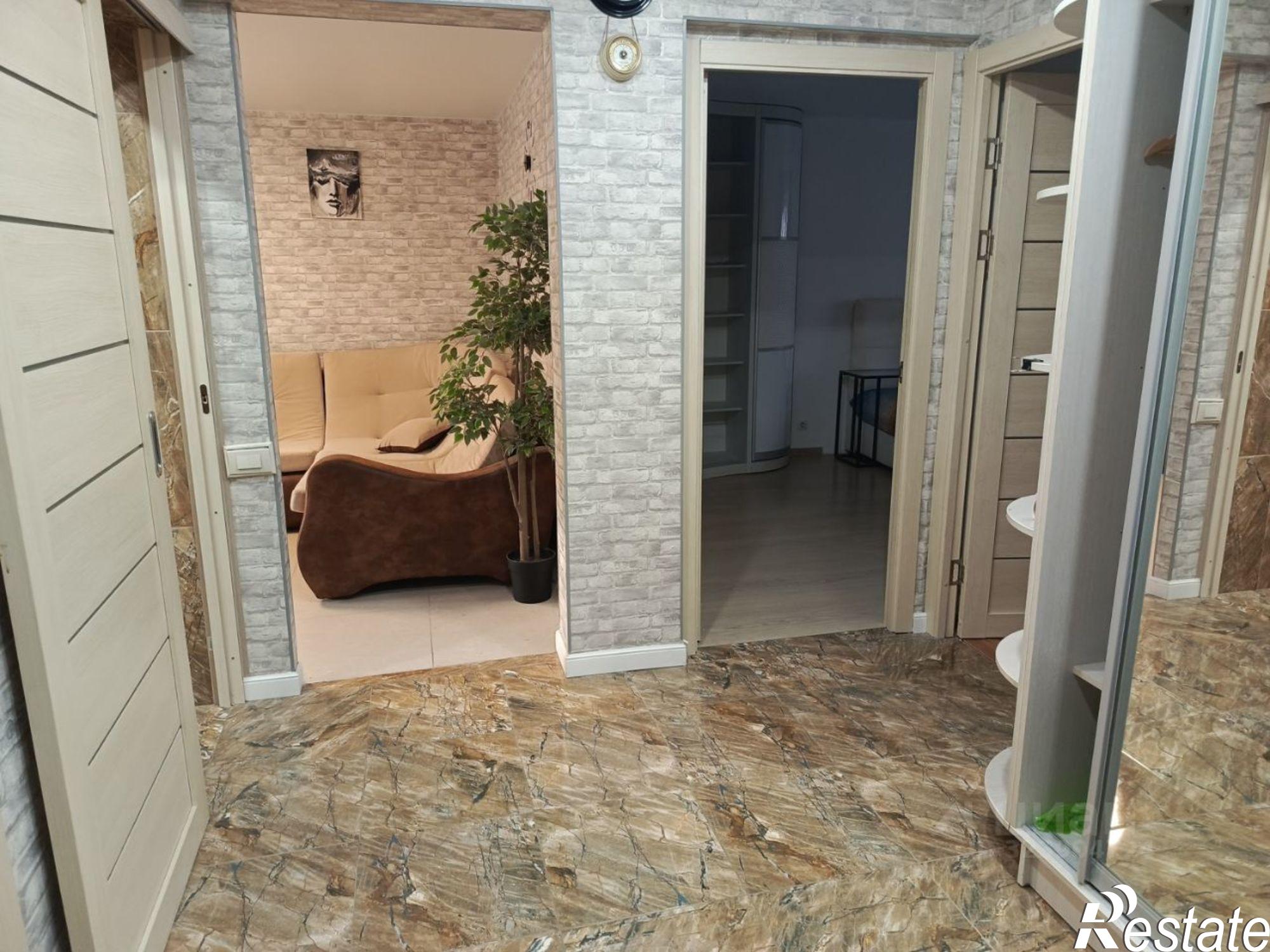 Сдать квартиру за 90 000 рублей на жилой район Адлер