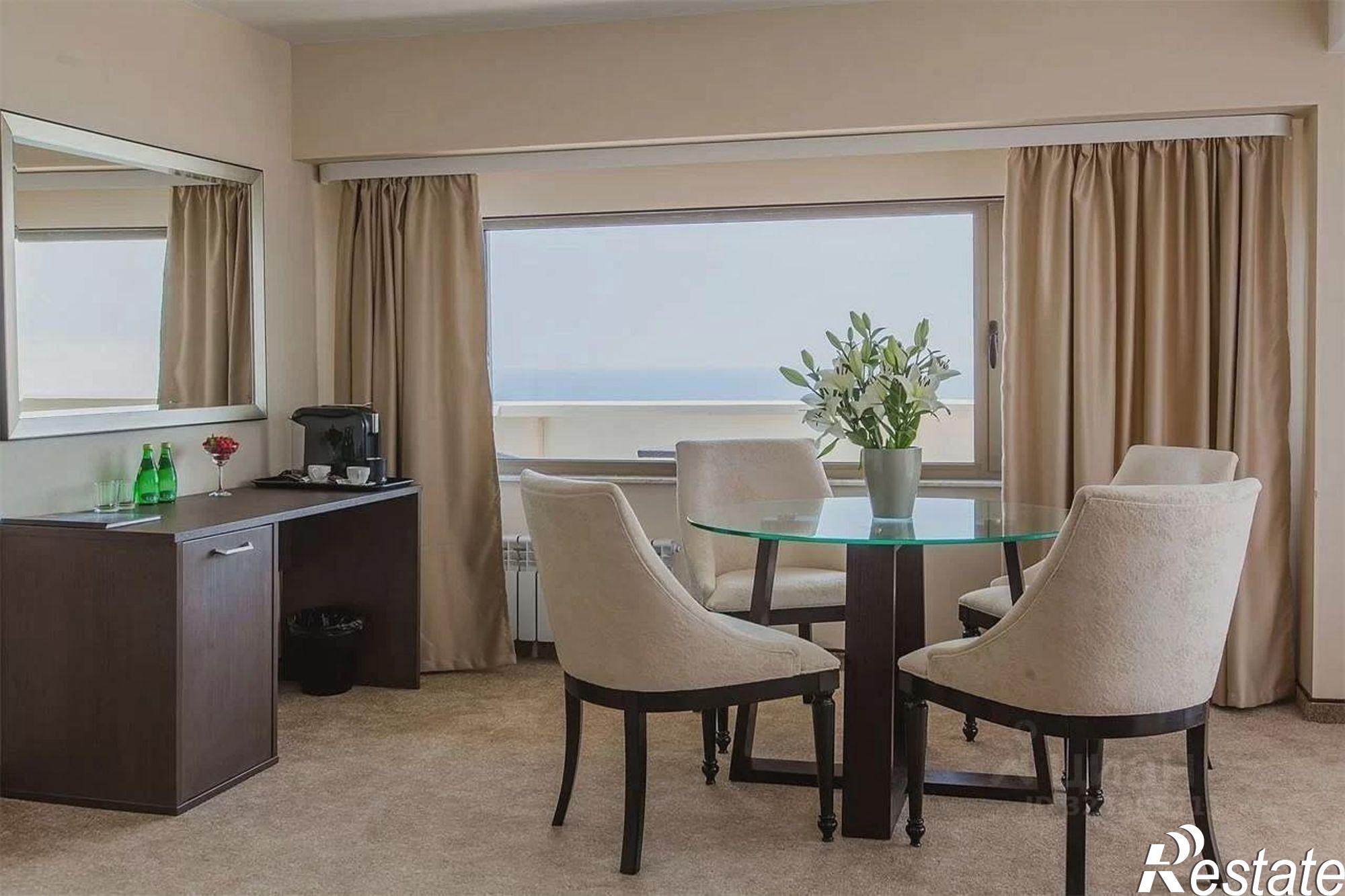 Купить квартиру за 9 000 000 рублей на ул Черноморская, 3