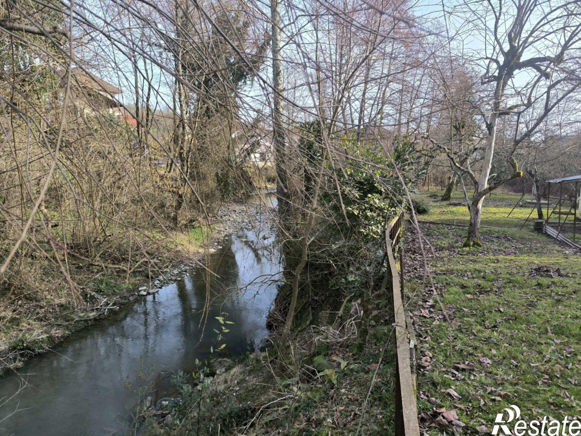 Купить дачу, дом, коттедж за 25 000 000 рублей на Придорожная улица, 4