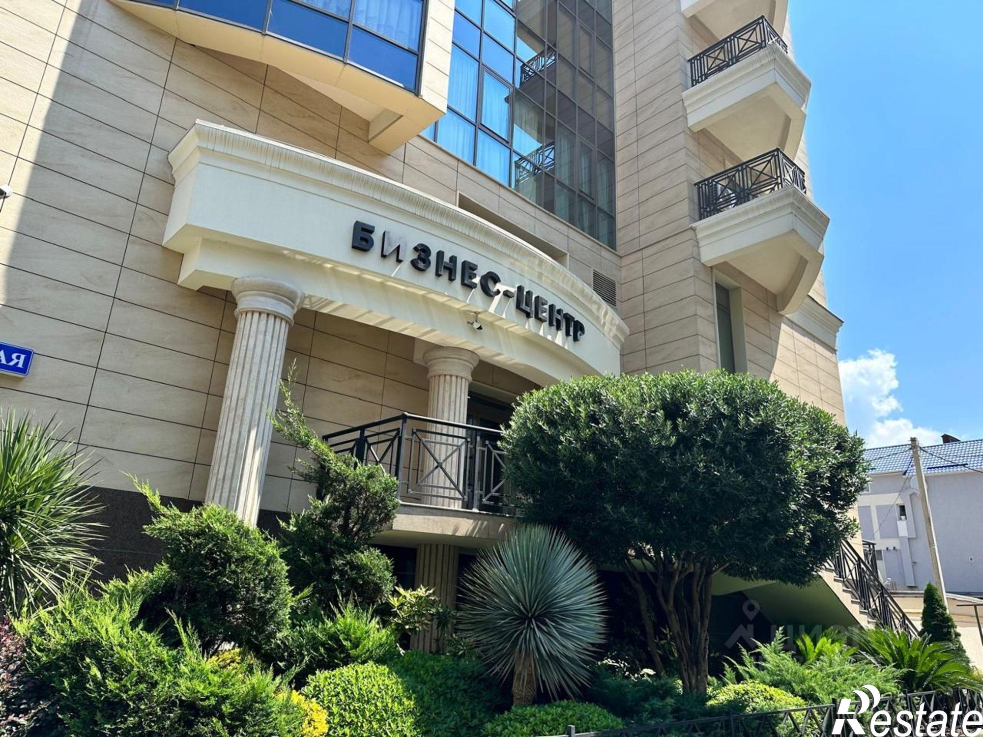 Купить квартиру за 33 000 000 рублей на Парковая улица, 5