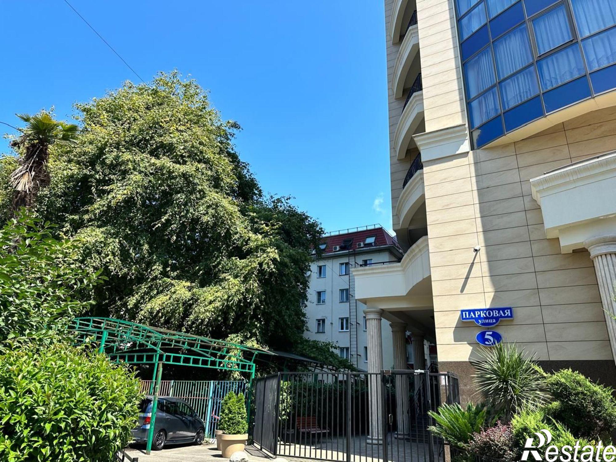 Купить квартиру за 33 000 000 рублей на Парковая улица, 5