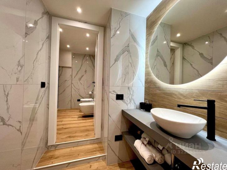 2-комн квартира наб Времена года, 3,  д. 3