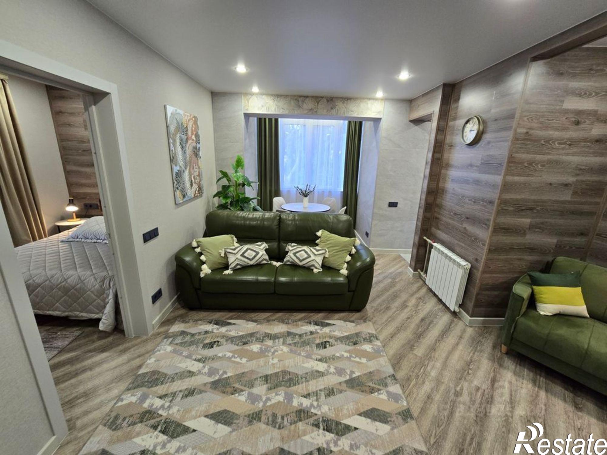 Купить квартиру за 12 000 000 рублей на ул Конституции СССР, 12