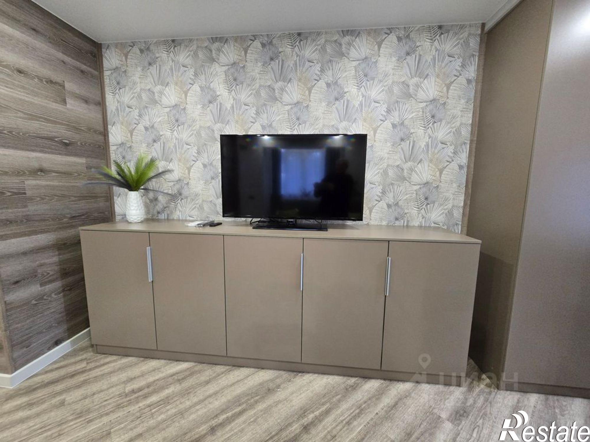 Купить квартиру за 12 000 000 рублей на ул Конституции СССР, 12