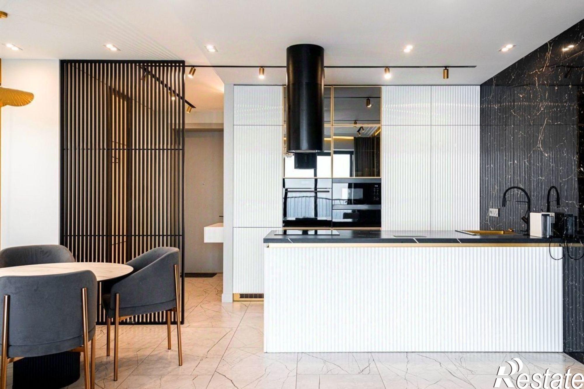 Купить квартиру за 40 000 000 рублей на Курортный проспект, 105