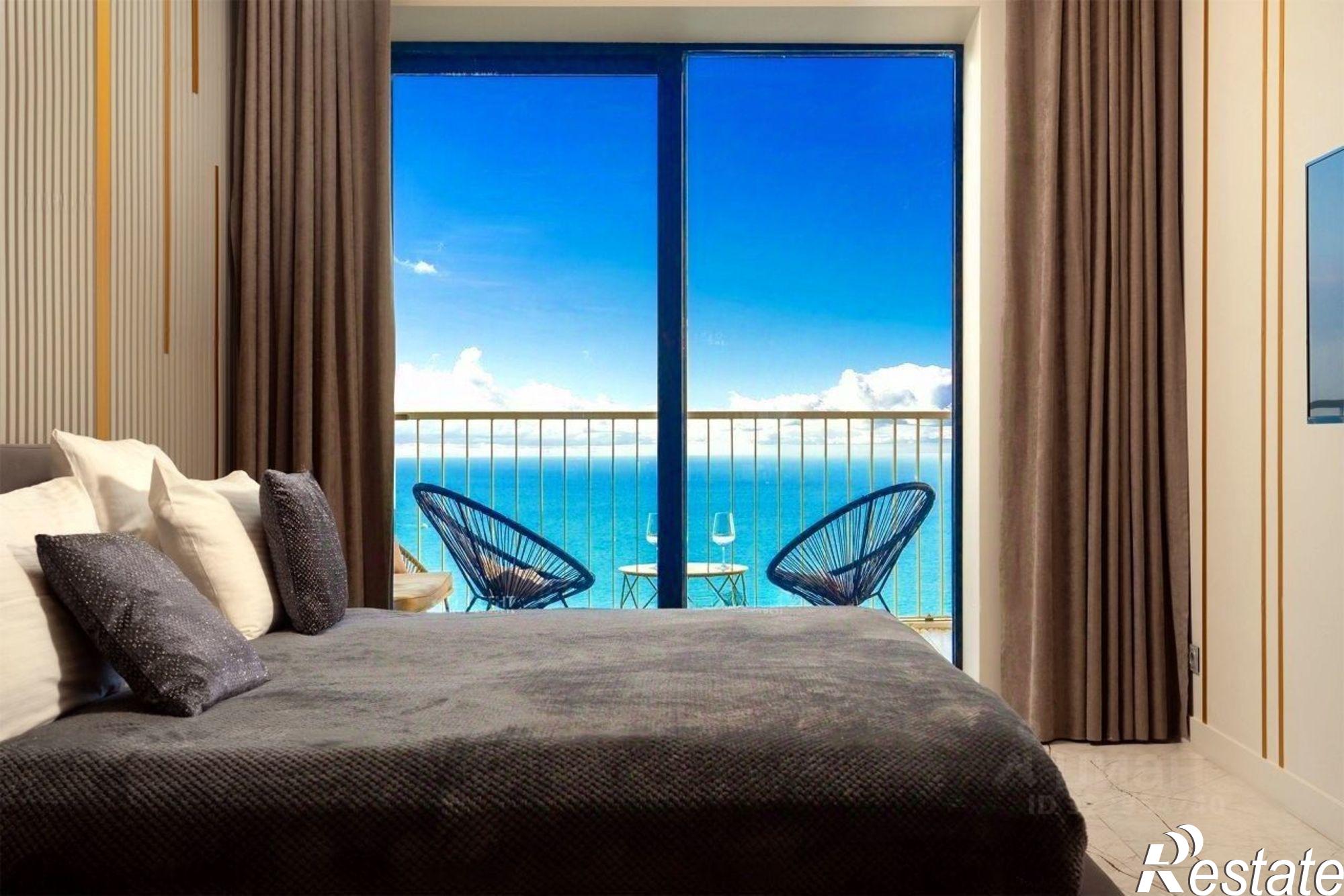 Купить квартиру за 40 000 000 рублей на Курортный проспект, 105