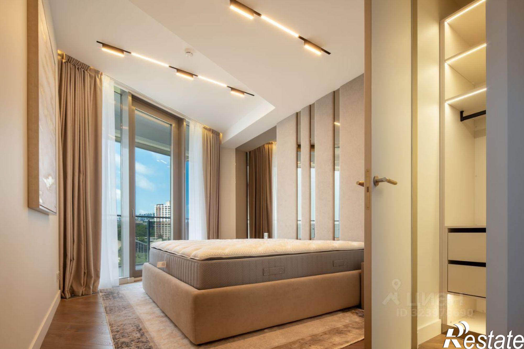 Купить квартиру за 24 000 000 рублей на Курортный проспект, 108